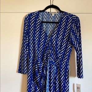 New blue pattern Maggie London wrap dress